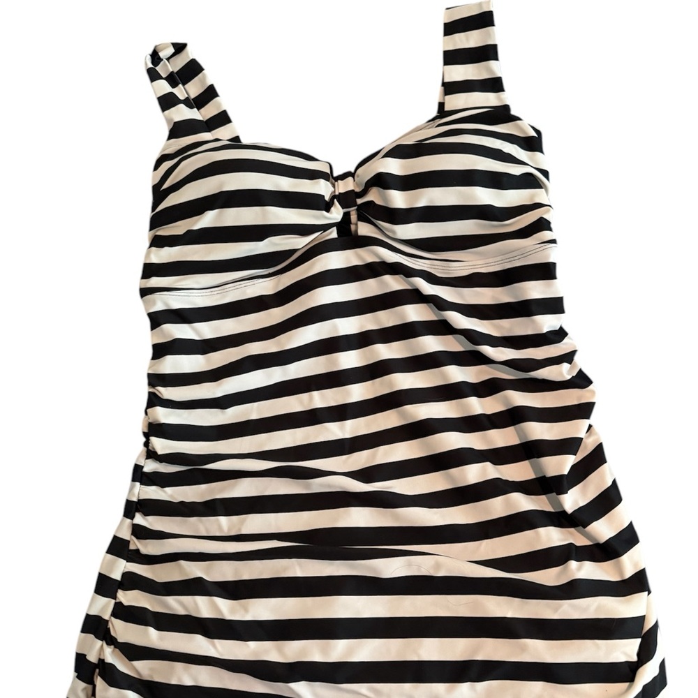 torrid - Black and White Striped Tankini Top - Size 2